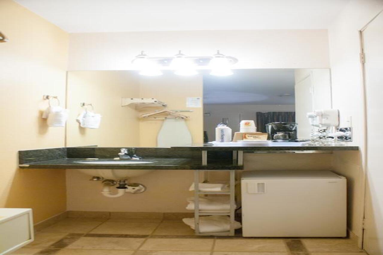 Hotel Super 8 By Wyndham 3*