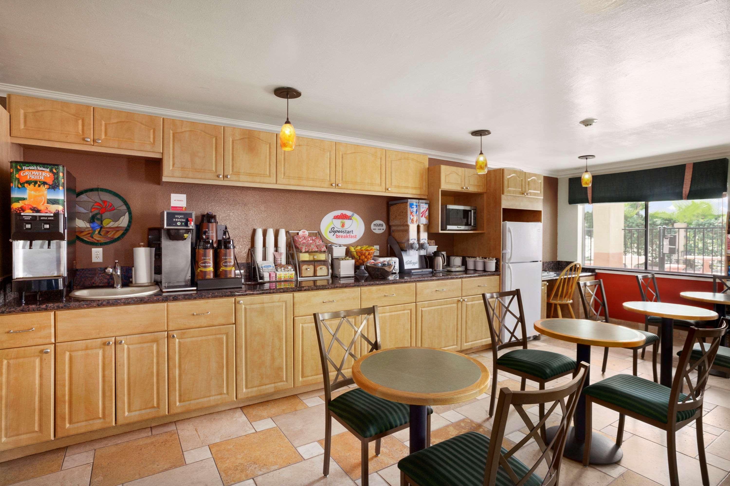 Super 8 By Wyndham 3*