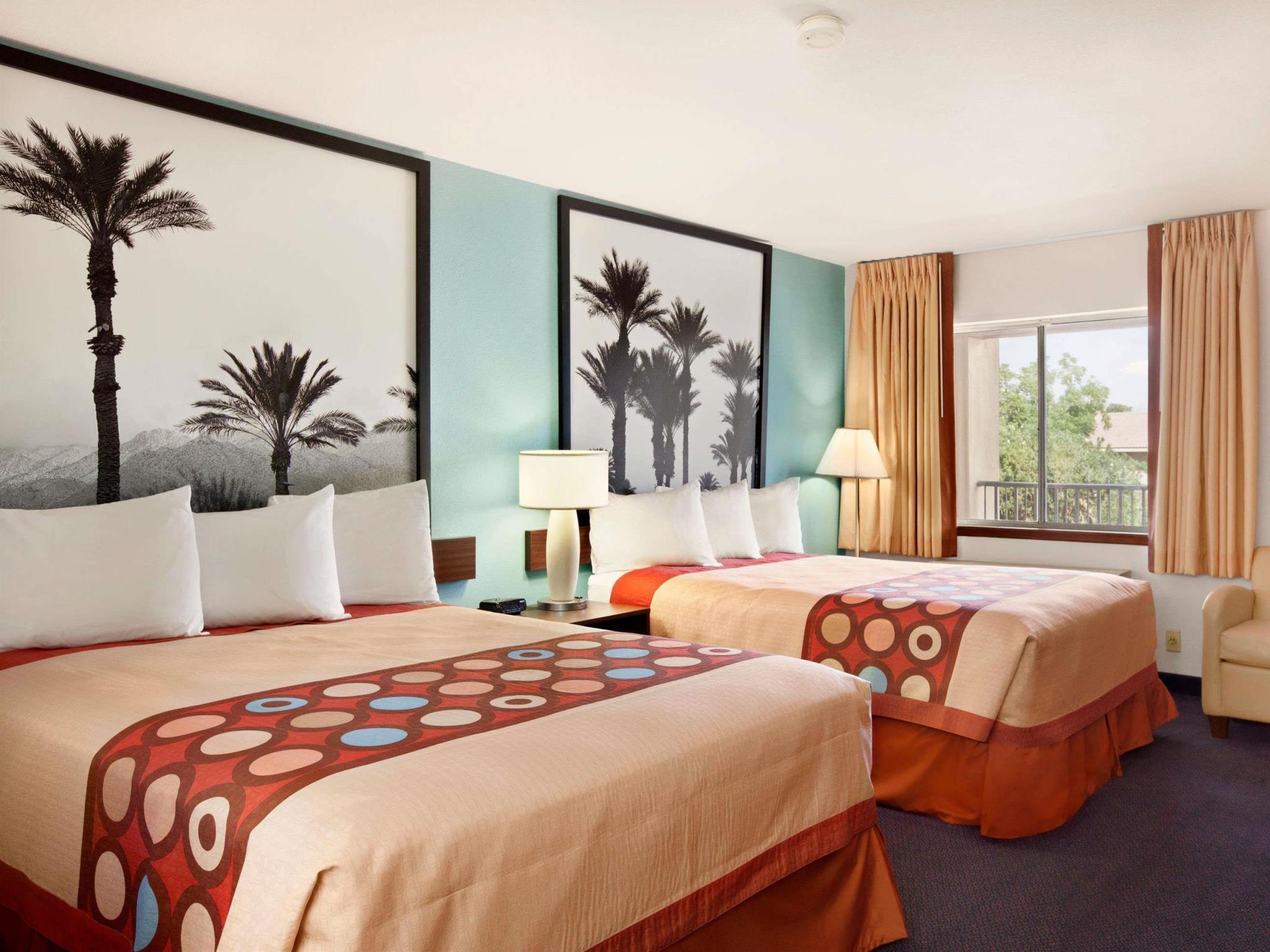 Super 8 By Wyndham 3*
