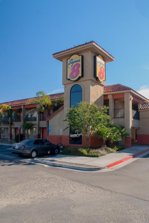 Super 8 By Wyndham Hotel 3*