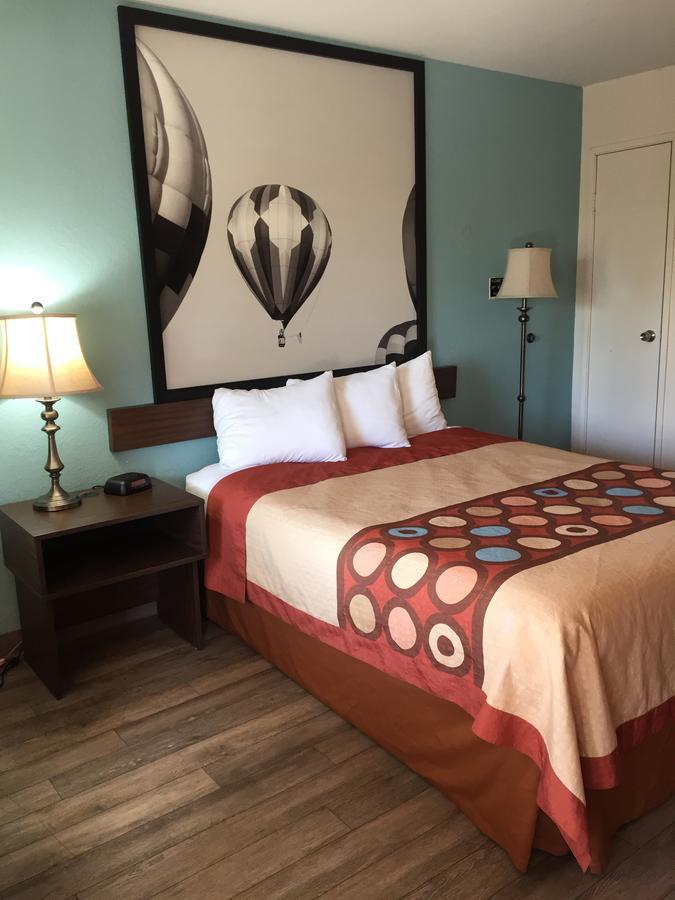 Super 8 By Wyndham Hotel Indio