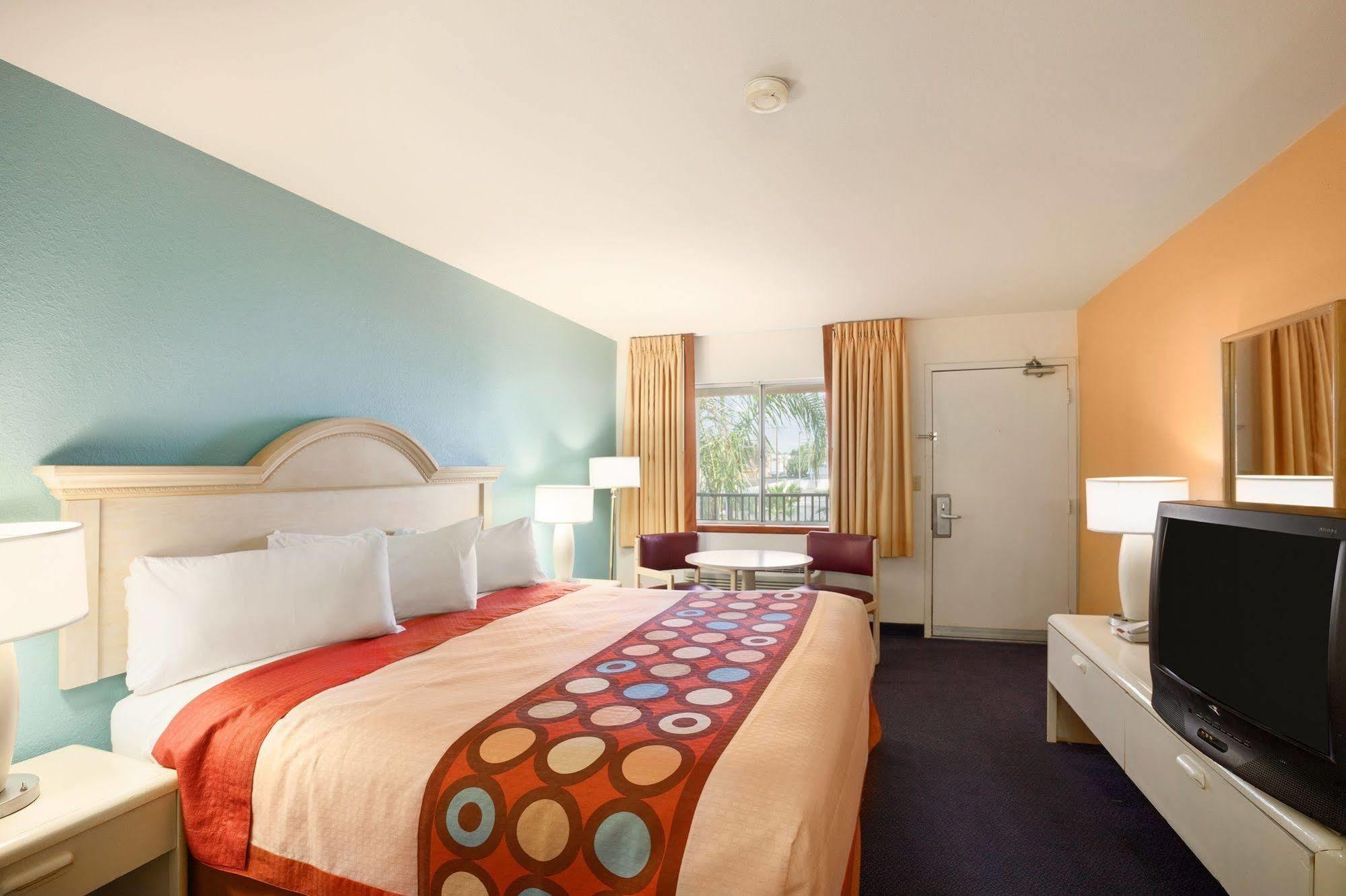 Hotel Super 8 By Wyndham