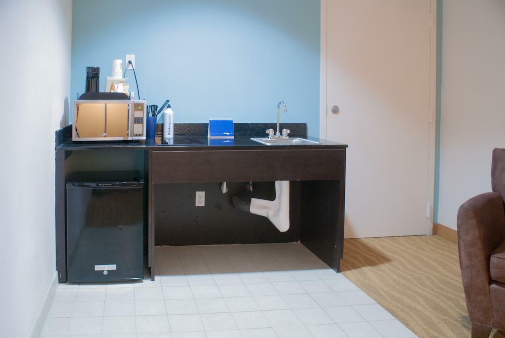 Super 8 By Wyndham Hotel 3*